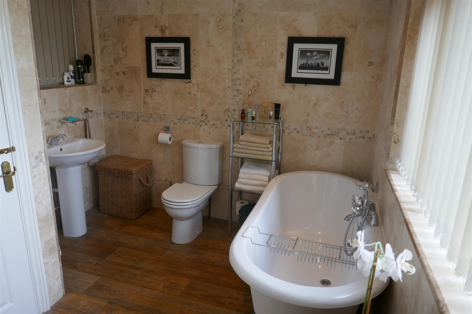 FAMILY BATHROOM